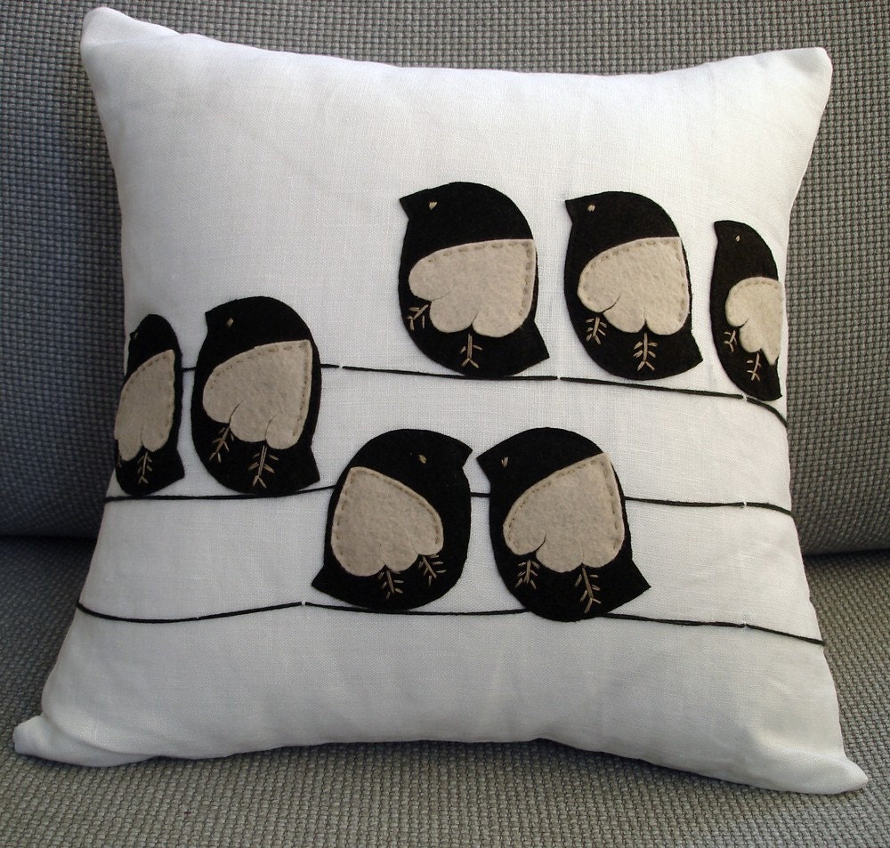 Sukan / Black Birds Pillow Cover - 14x14