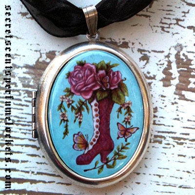 Perfume Locket Pendant  - Vintage Romance 'Velvet Blossoms'