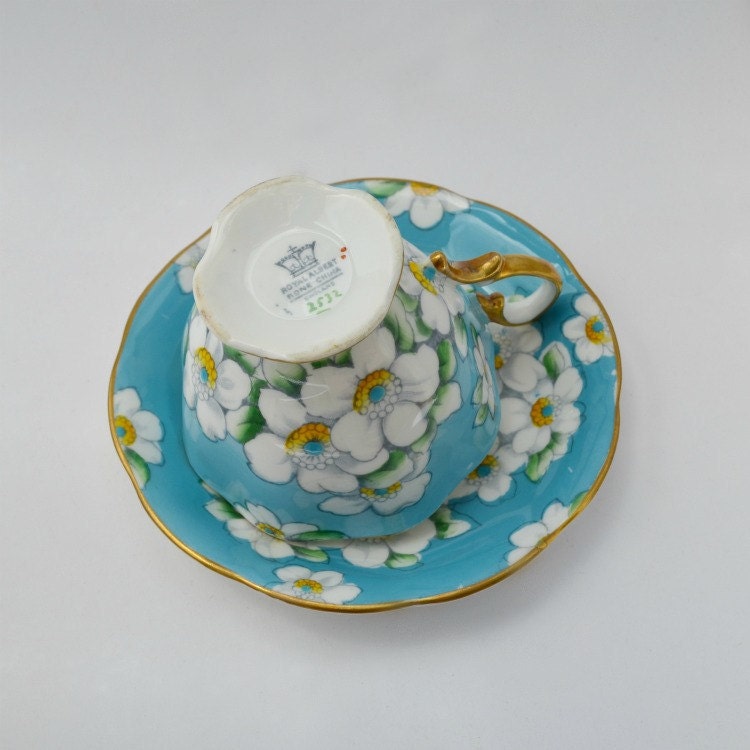 Tea cup and saucer England Royal Albert bone china