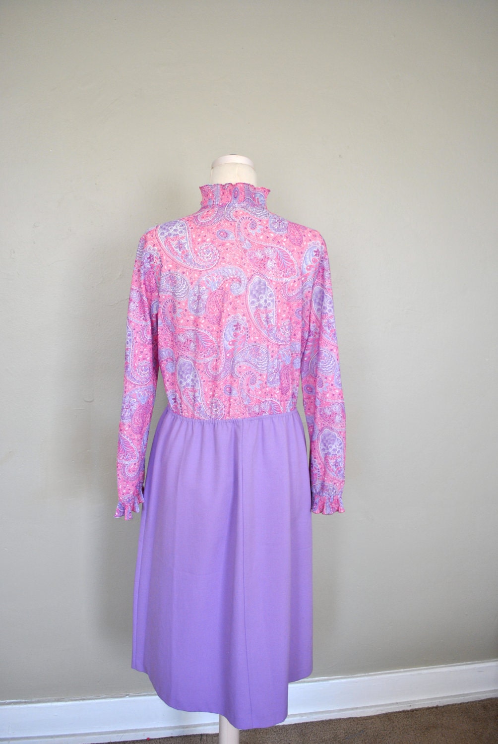 Vintage Pink Dress / Purple Pink Dress / Girly Dress / Vintage 1970s Paisley Dress / Pink and Purple Medley Vintage Dress