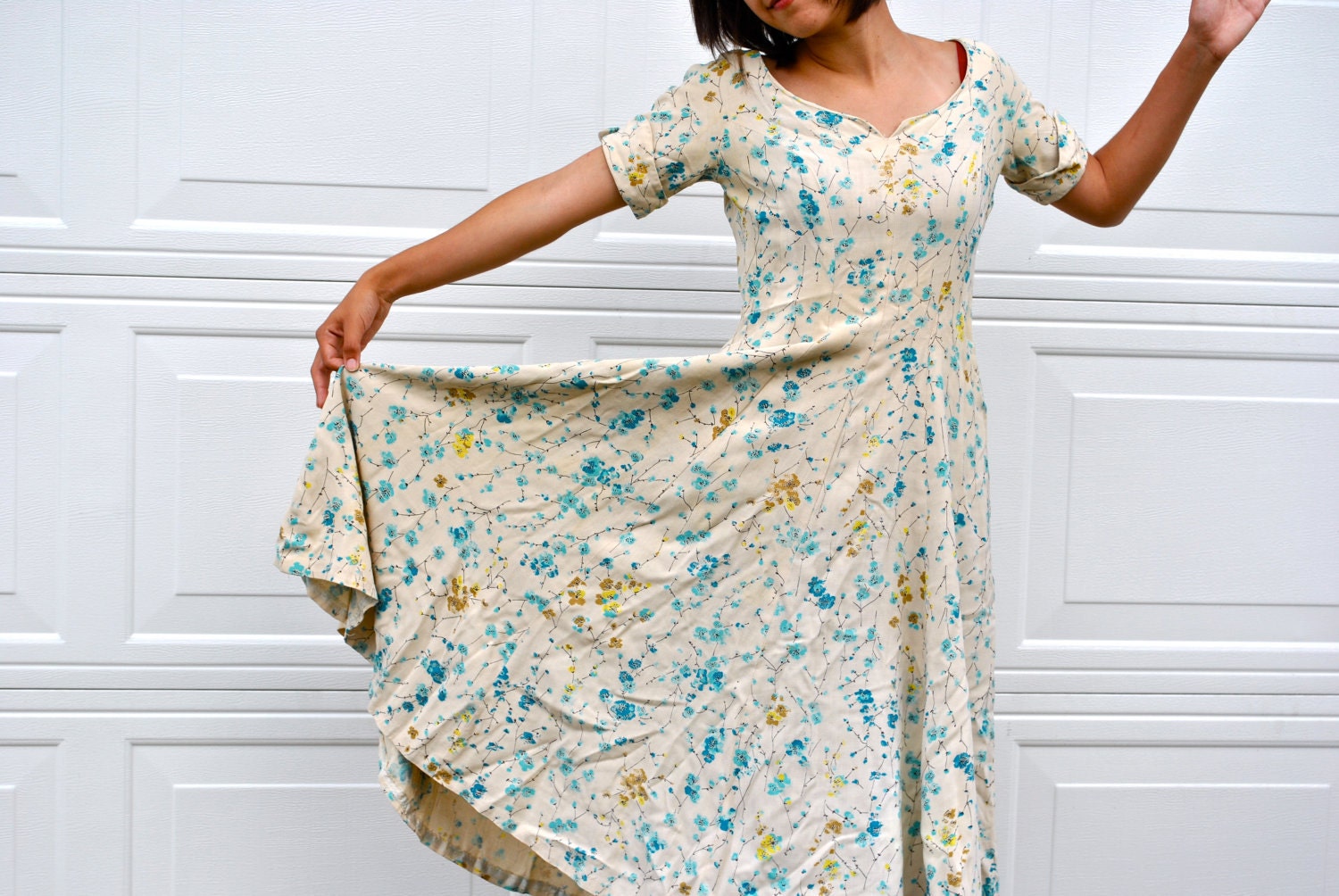 1940s Floral Dress / Summer Sundress WWII 1940s Cream Dress With Turquoise Flowers / Small 1940s Dress