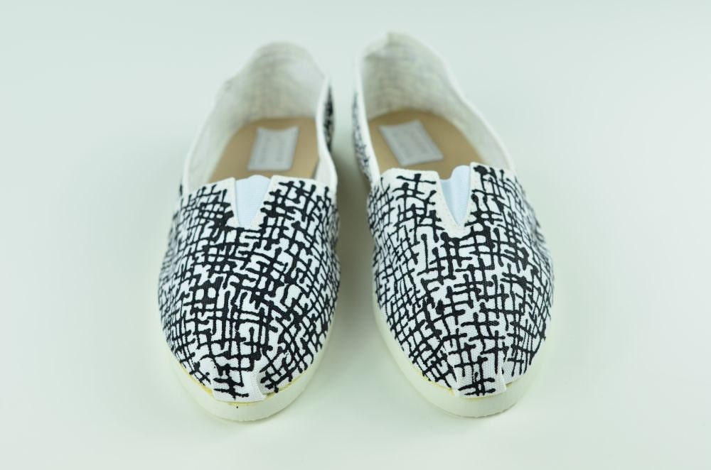 Handpainted canvas shoes. BLACK ALPARGATAS