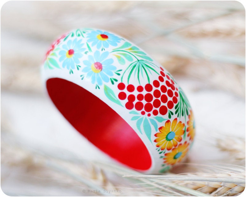 Guelder Rose bracelet - various sizes. Hand Painted Jewelry. Flowers Bangle Bracelet. Floral fashion. Bright colors. Average wood bracelet