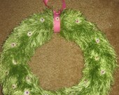 CLEARANCE: 10.00 less than original price. A Walk in the Park, The Grass is Always Greener. "Grass and Daisy" covered 10" wreath.