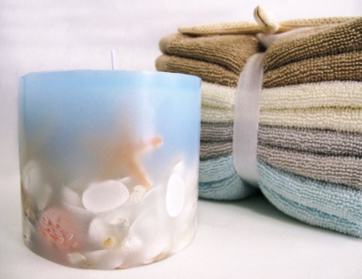 Embedded shell ocean candle