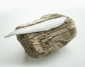 Drft wood with a clay olive trea leaf brooch - Eco Living