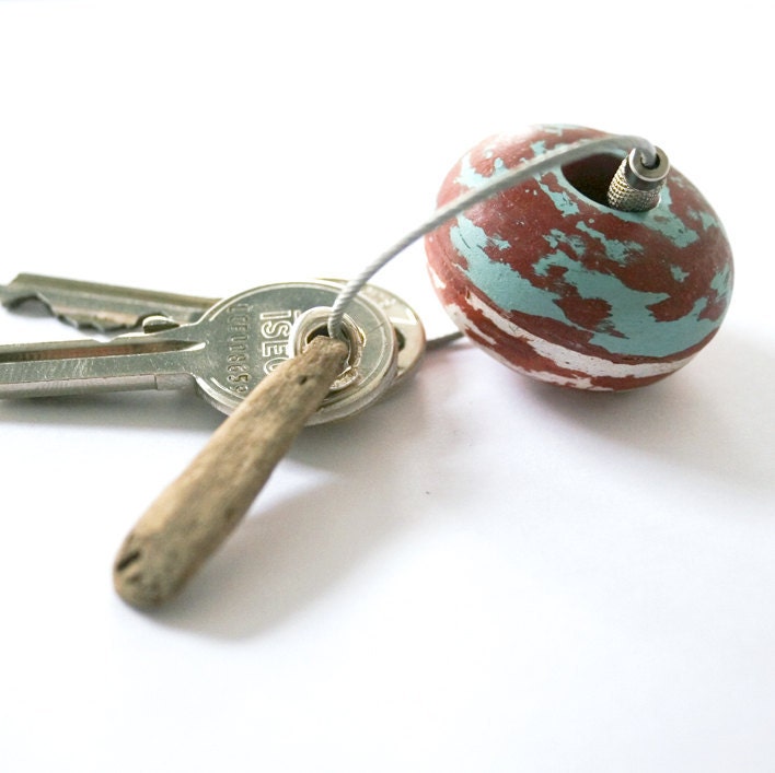 SUMMER SALE 20% OFF - The Nautical Keychain with brown sea wood with cable wire keyring