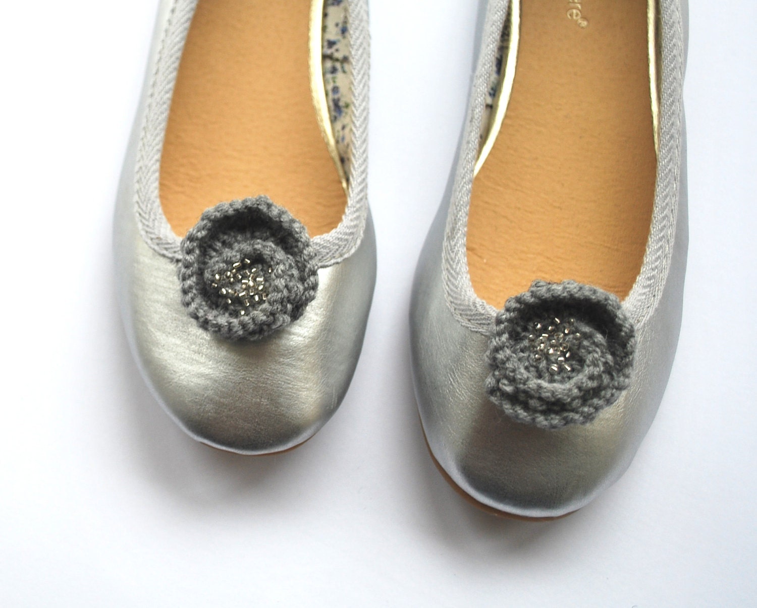 Grey Knitted Flower Shoe Clips (Set of 2)