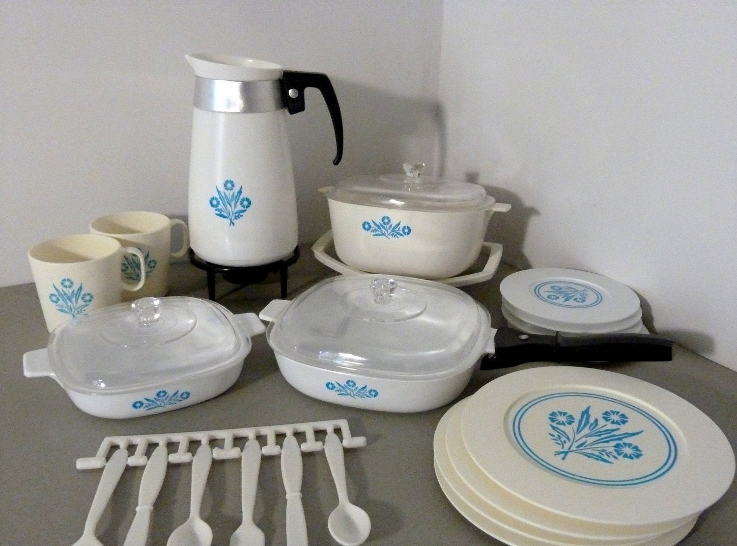 Toy Corning Ware Dish Set