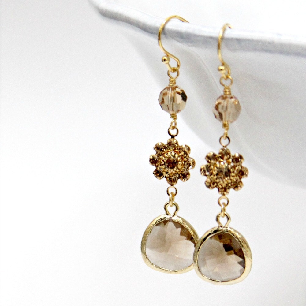 Café au lait. Swarovski Crystal Earrings Gold Flower Rhinestone Faceted Glass