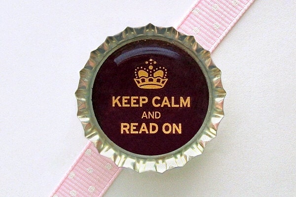 Keep Calm and Read On Bottle Cap Magnet - keep calm and carry on, book lover gift, book club gift, book magnet, librarian gift, book favors