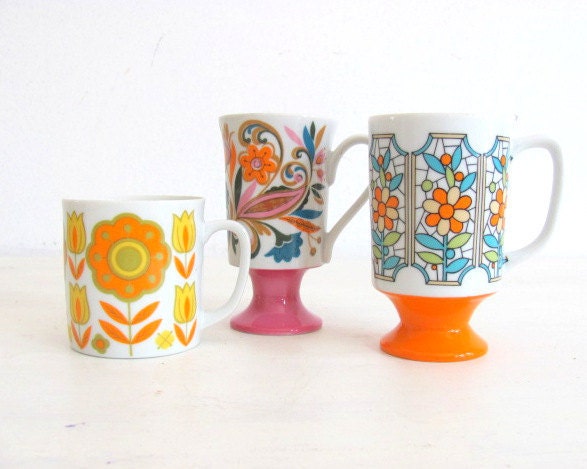 Vintage Retro Pedestal Mugs Mod Sixties Assorted Flower Power Groovy Arnart Coffee Cups