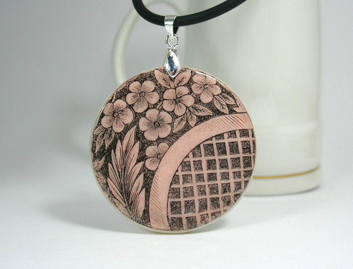 Abstract Retro Flowery Amulet Necklace Polymer Clay