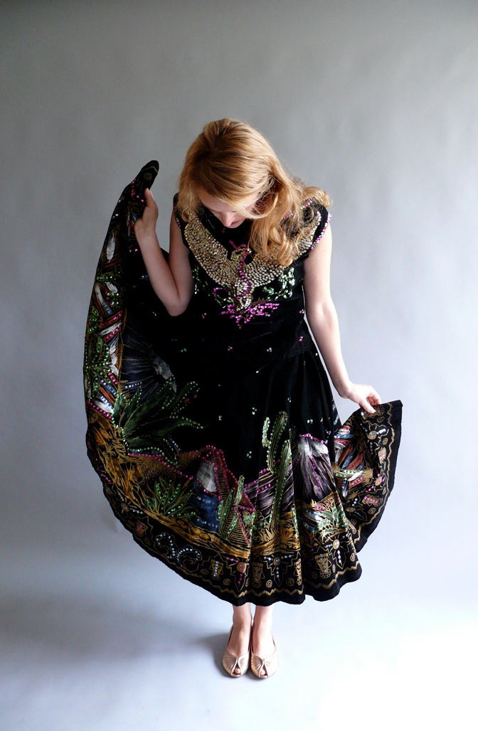 1950s hand painted mexican velvet circle skirt and top // vlv // The Phoenix She Rises
