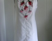1960's Vintage White Twiggy Shift Dress with Embroidered Berries