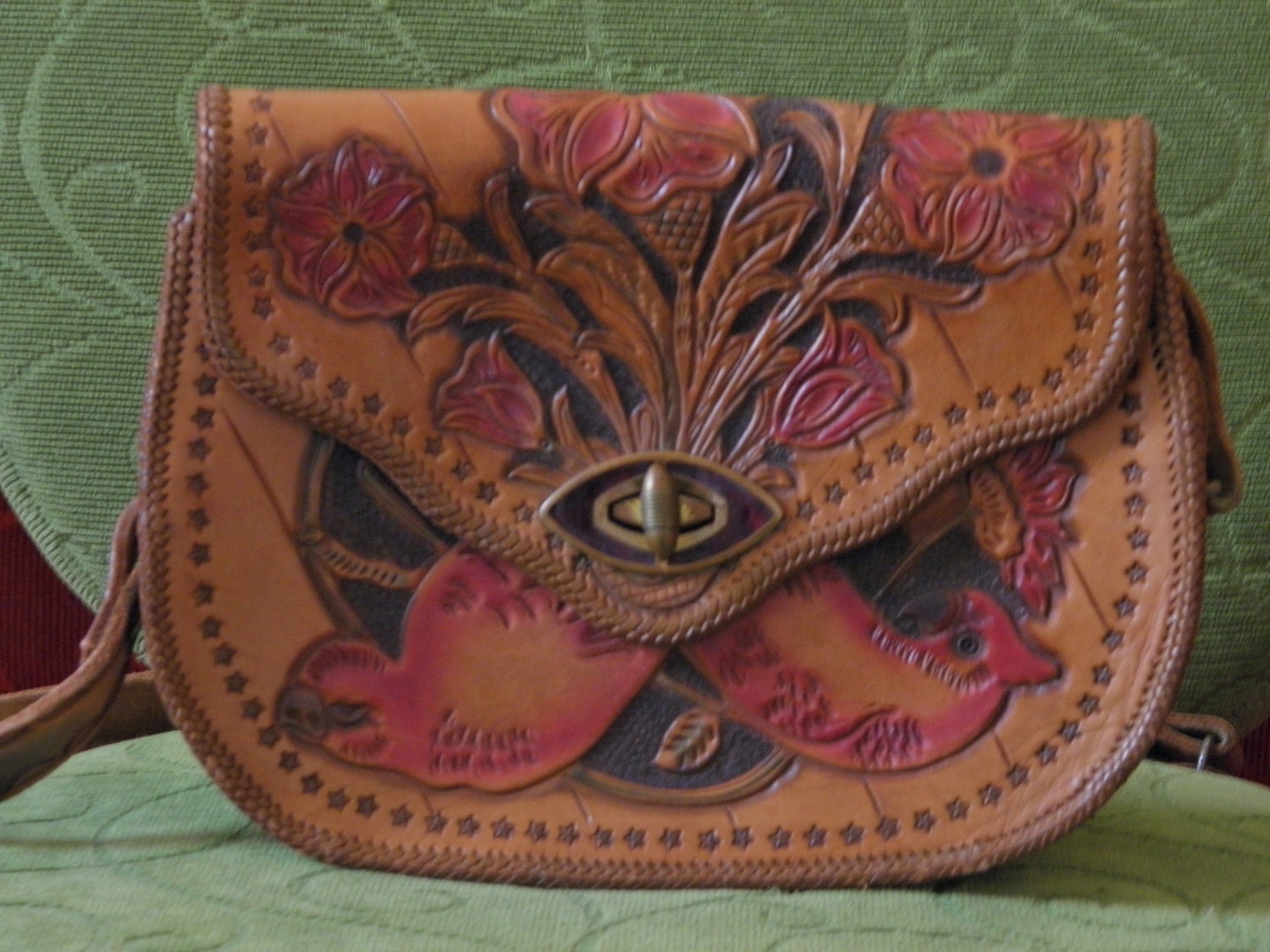 1940's/1950's Vintage Tropical Cockatoo Mexican Leather Tooled Purse with Floral Design Rockabilly