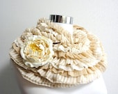 SHABBY and CHIC Ruffled frill shawl beige and white  with flower corsage