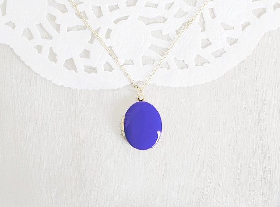 Indigo Blue Oval Photo Locket - Vintage Style Statement Jewelry - 16K Gold Plated Chain