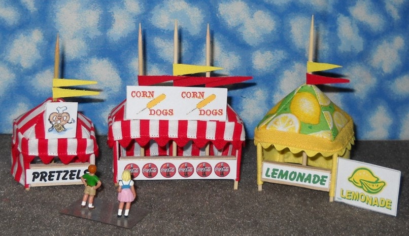 O Scale Carnival Concession Tent Set- Corn Dogs, Lemonade, Pretzels