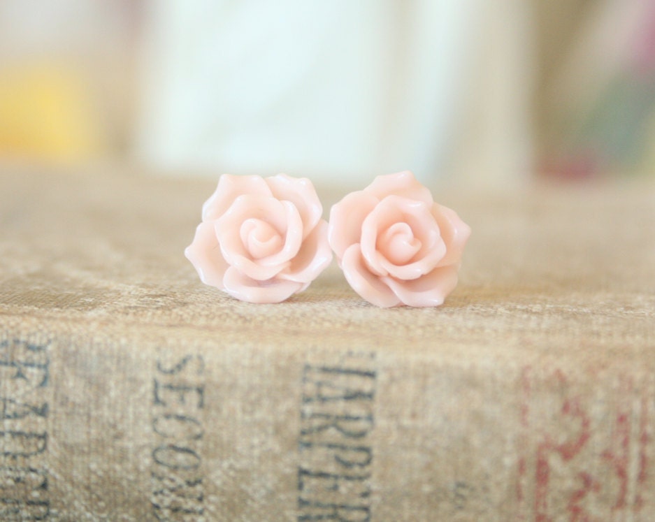 Light Blush - Beautiful and Elegant Floral Earrings