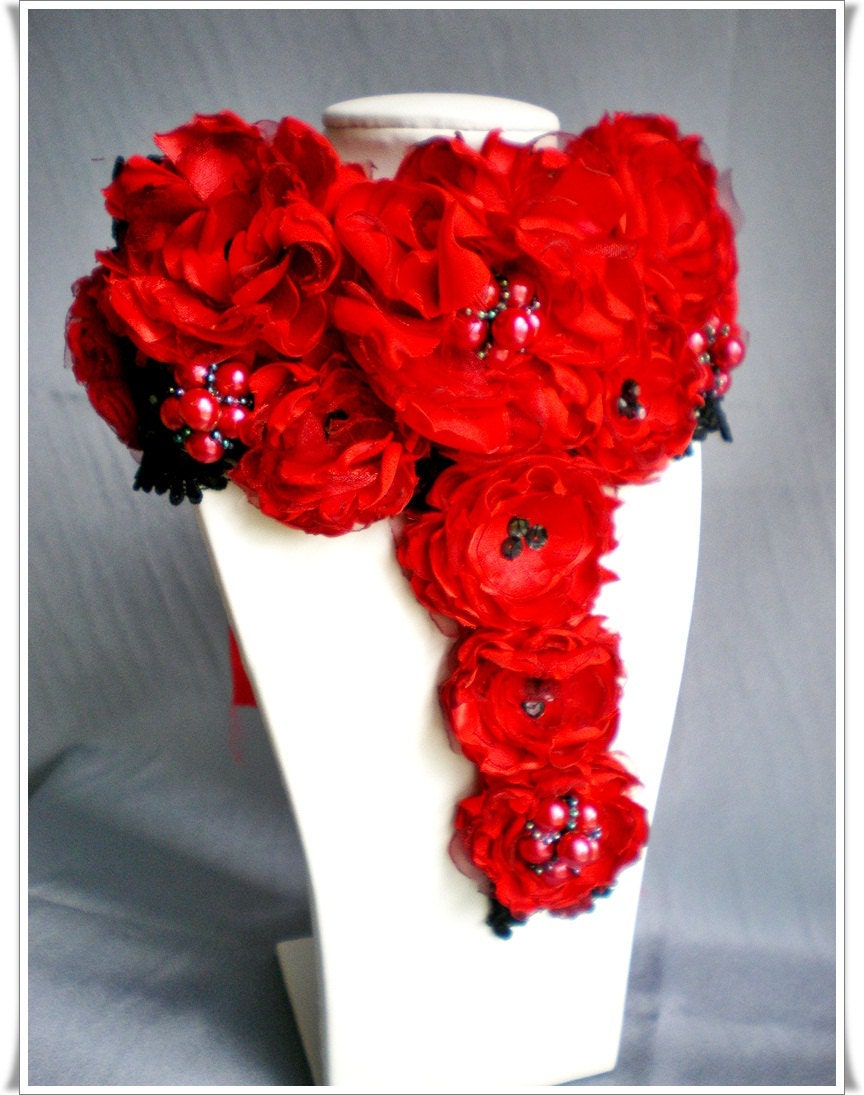 Statement necklace choker satin red bib flower neckpiece. - Zigettasstyle