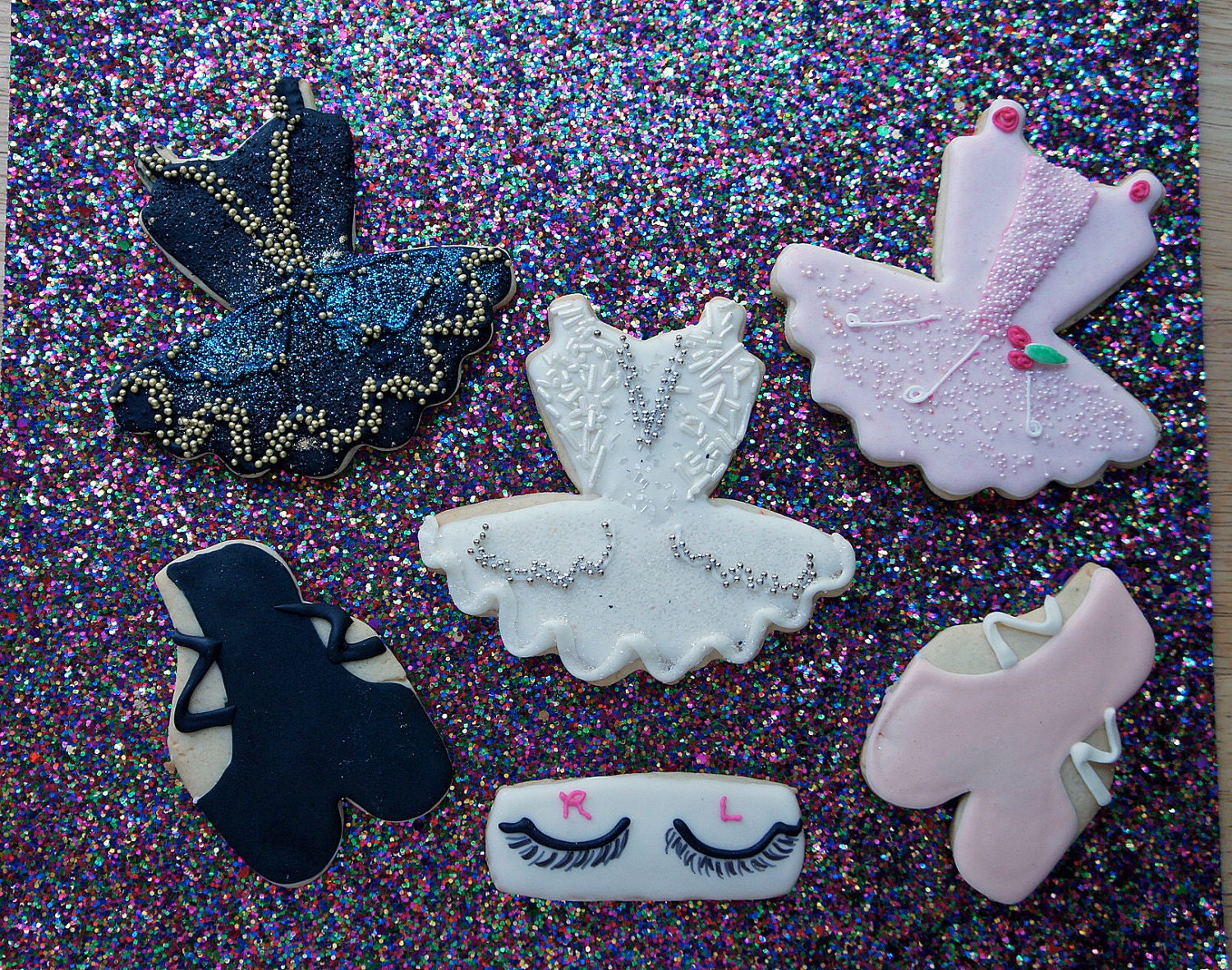 Tutu Cookies- Pointe shoe cookie-Ballerina cookies-Bellerina Gift-Ballet gift- By The Cookie Couture on Etsy- 12 pieces