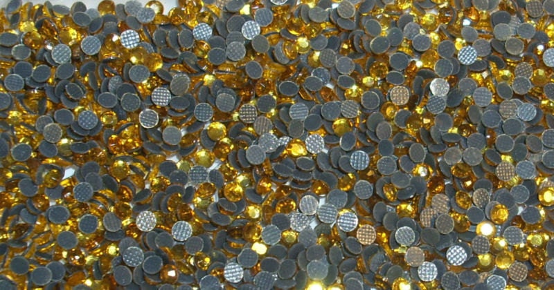 144 Pieces 1 gross 4mm/16ss hot fix rhinestones in AMBER TOPAZ colored DIY