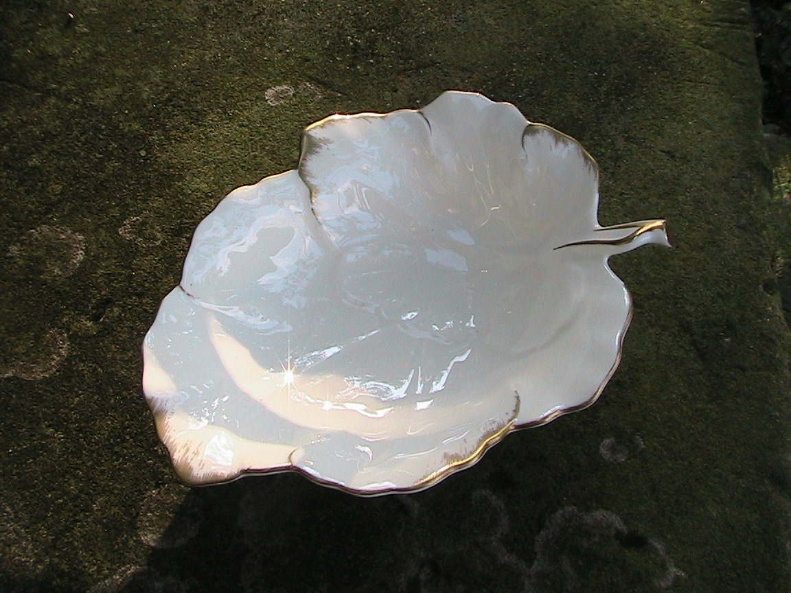 Elegant Mikasa Ivory Bone China 24K Candy Dish