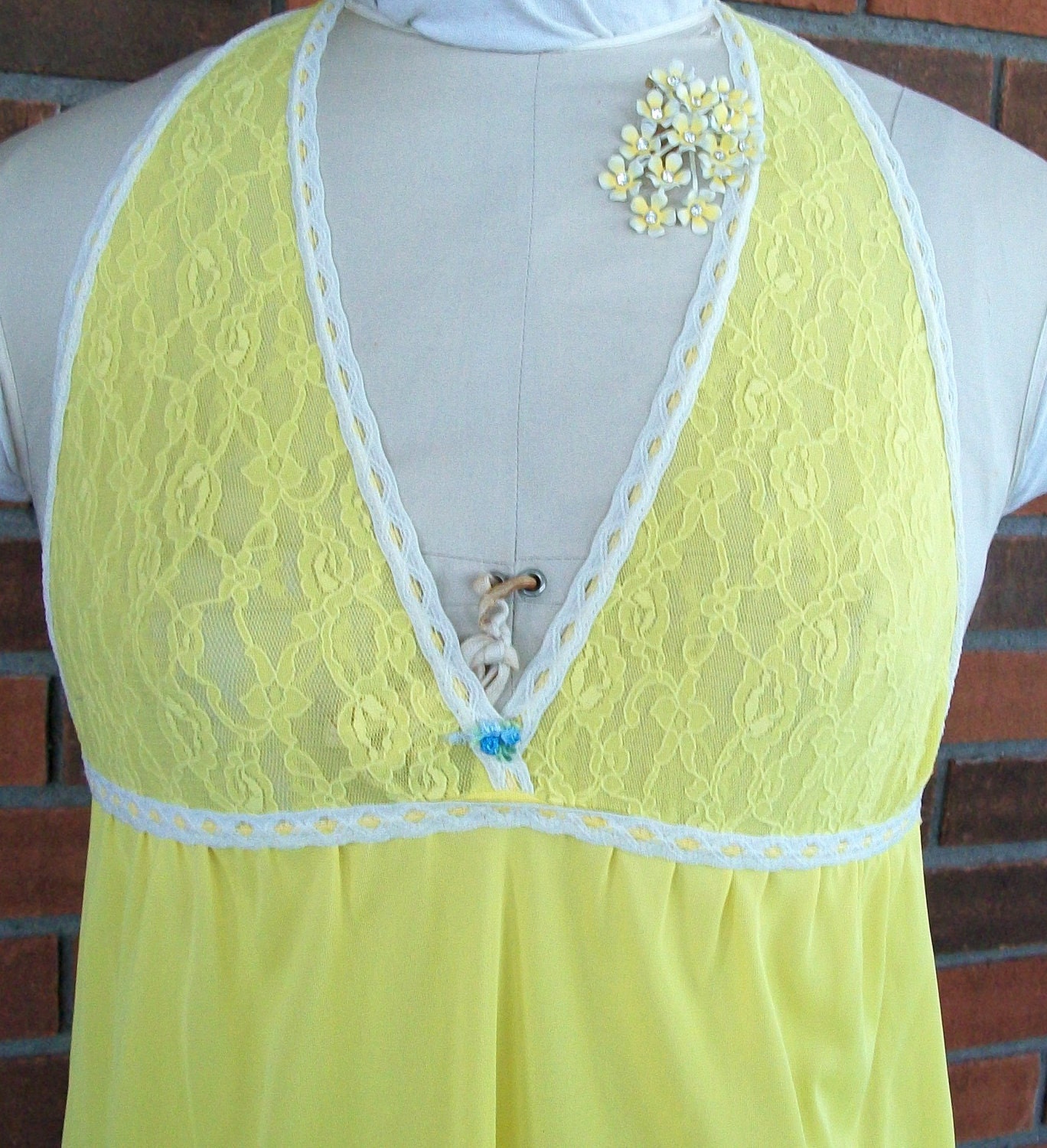 VINTAGE NIGHTGOWN1960's Yellow Halter Style Size Medium Yellow Stretch Lace Bodice