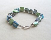 Sea colored glass bead bracelet