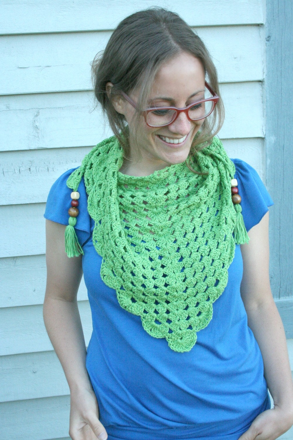 Crochet Triangle Scarf in Green- Boho Gypsy Style Scarf - Wrap with Wooden Beads