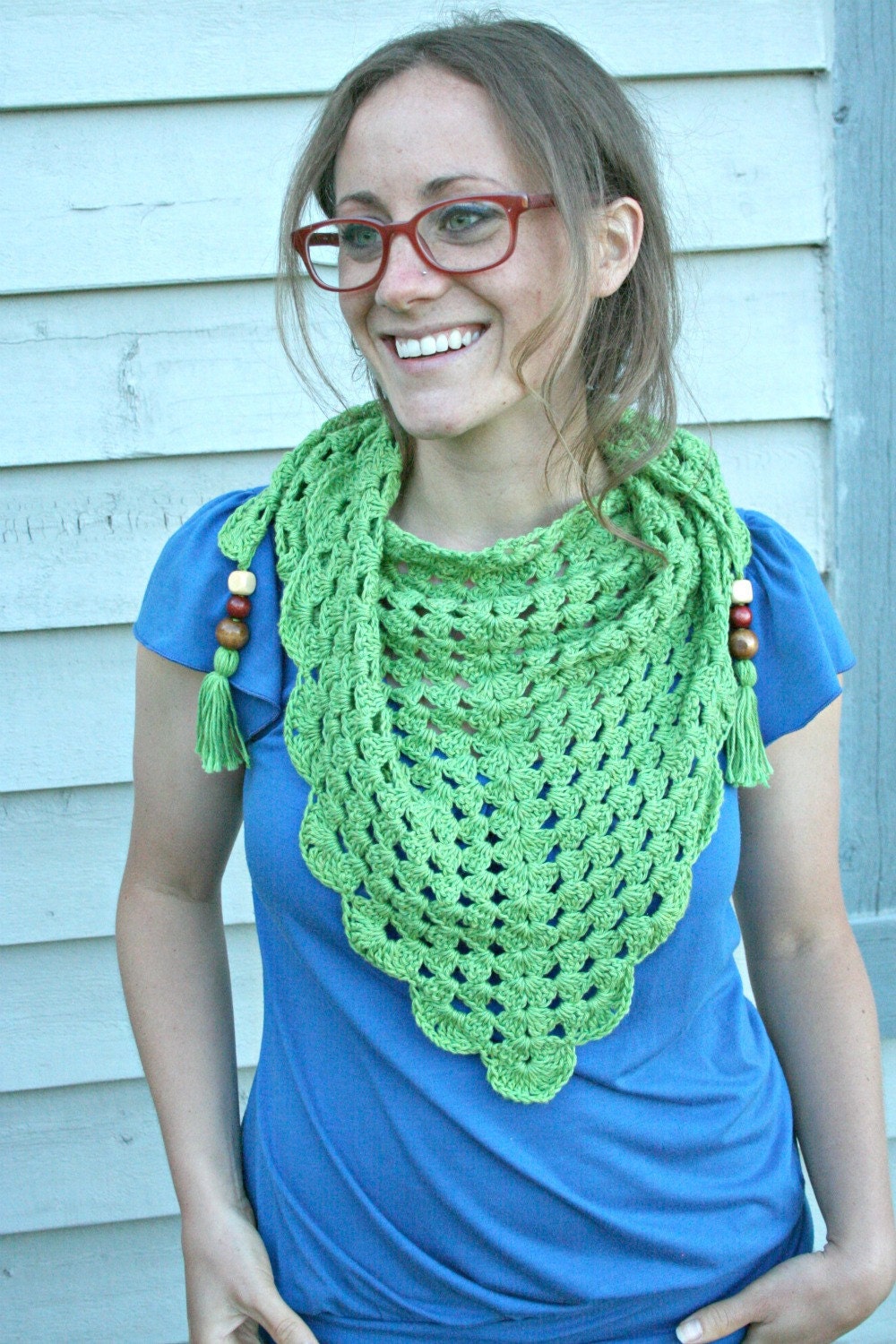 Crochet Triangle Scarf in Green- Boho Gypsy Style Scarf - Wrap with Wooden Beads