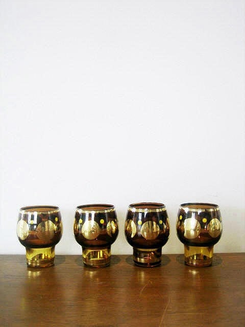 SALE...Vintage 1970s Liqueur Shot Glasses. Set Of 4