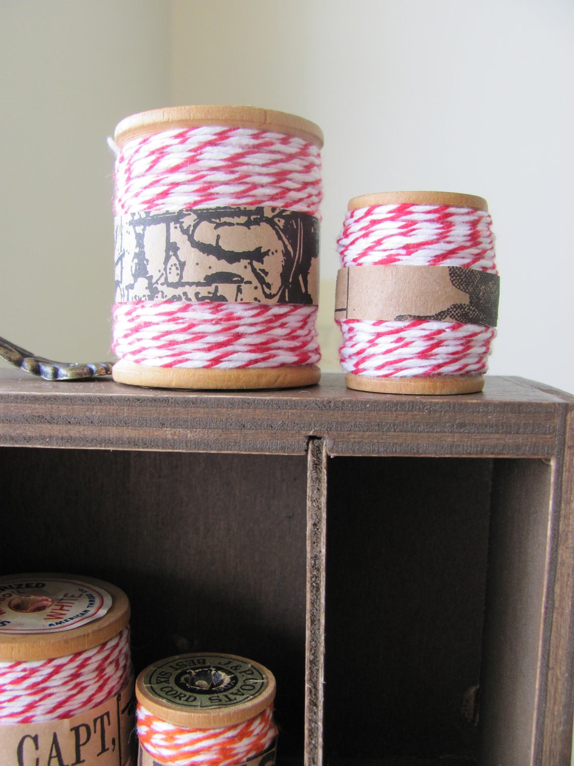 Bakers Twine RED / WHITE ( 30 metres ) with vintage wooden spool.