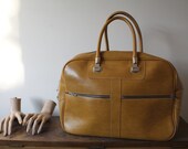 Vintage 1950s 1960s Tan Leather Look Handbag