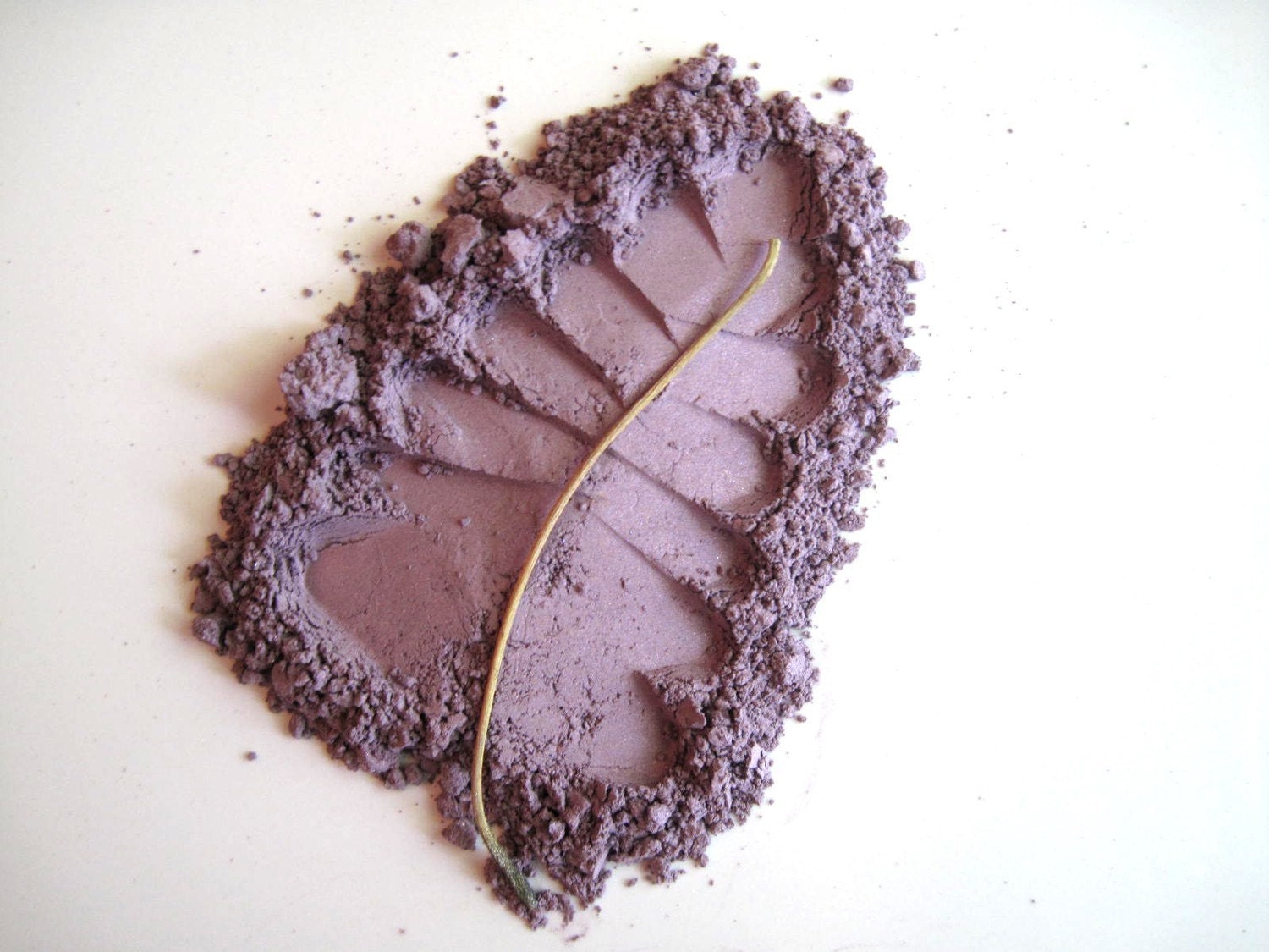 Plum Drop - Pure and Natural Mineral Eye Shadow