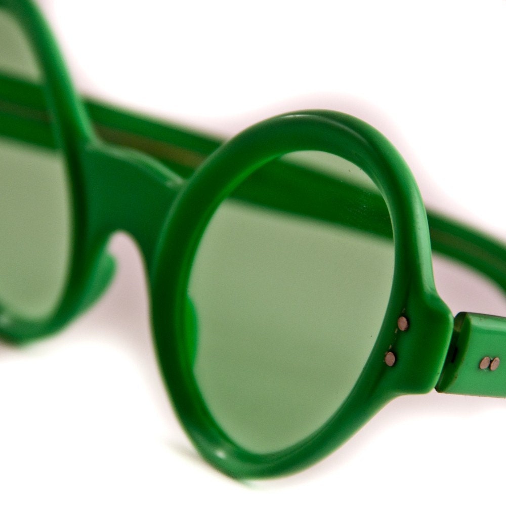 Vintage Accessories Eyewear Green Sunglasses 1960's, Sixties, 60's, NOS