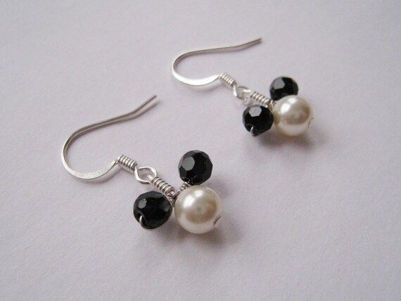 DISNEY - Mickey Mouse Themed Beaded Earrings