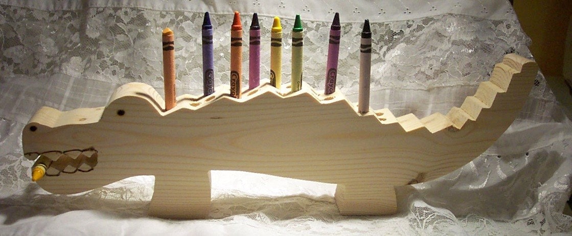 Alligator Crayon Holder, Wood, Unpainted for DIY projects or All Natural families