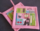 Pink Retro Kitchen Pot Holders (Set of Two)