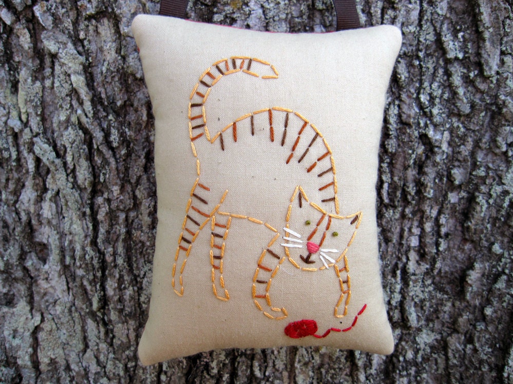 Frisky Orange TABBY CAT Door Hanger Decor - Primitive Embroidery - Hand Stitched