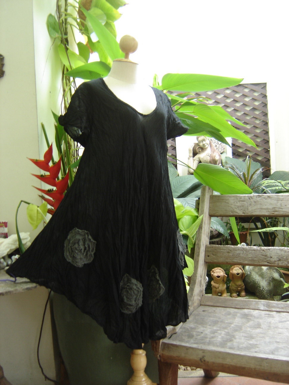 L-XXL Roomy A-Shape Tunic - Short Sleeves - Black