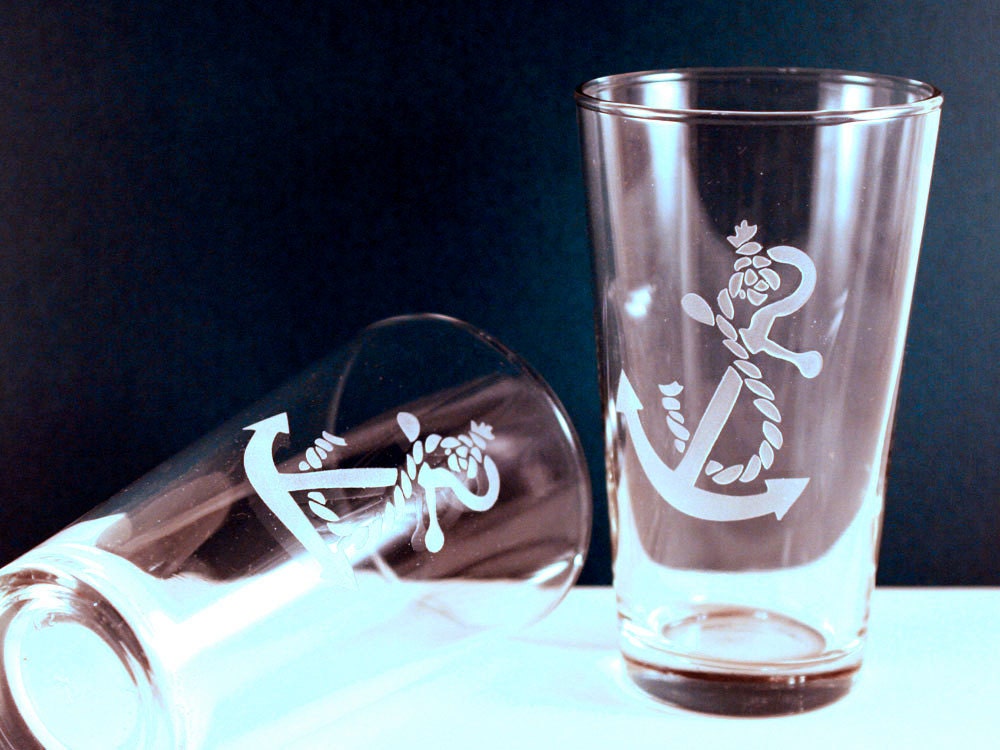 2 Anchor Etched Pint Glasses