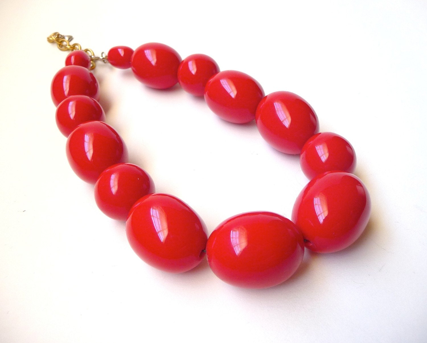 1980s Cherry Red Chunky Lucite Necklace