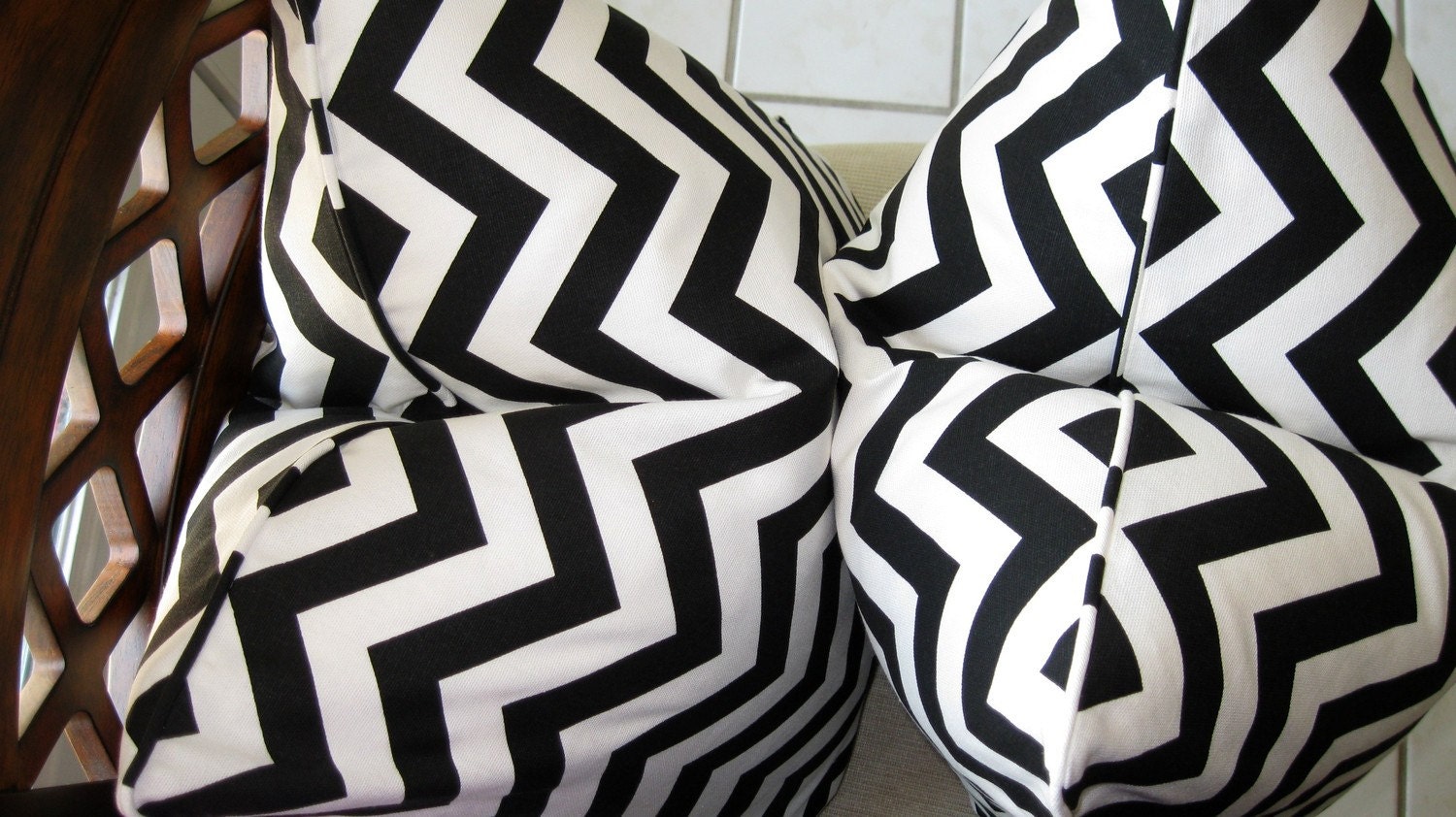 Black and White Chevron Pillow Cover, Decorative Pillow Cover, Accent Pillow, Throw Pillow, toss pillow