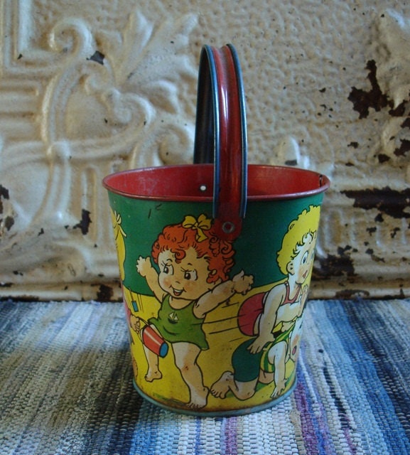 1950s US Metal Toys Big Eye Children at the Beach Sand Pail