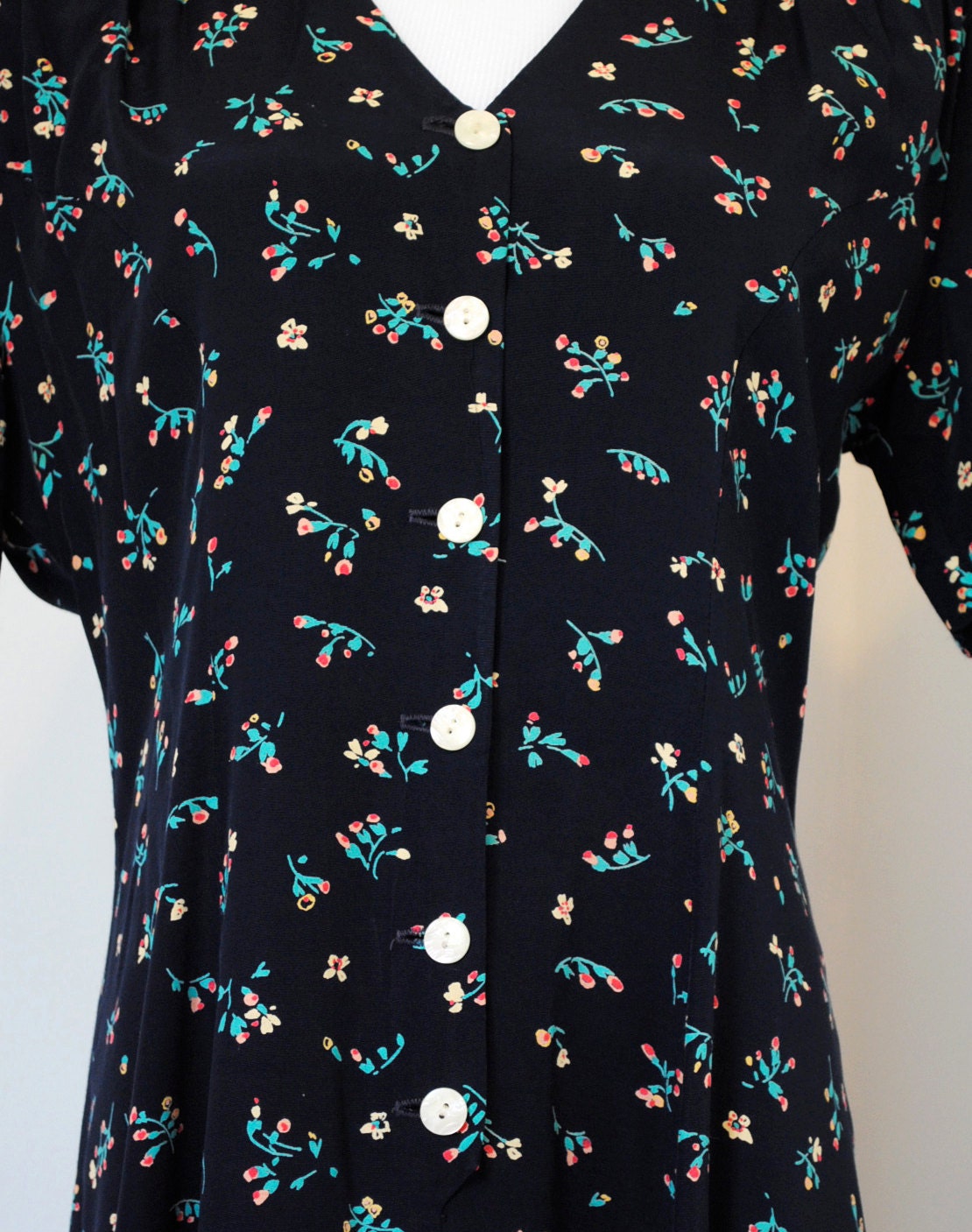 Size 8 Vintage E.D. Michaels dress from the 80's - Short sleeve button front with smocking details