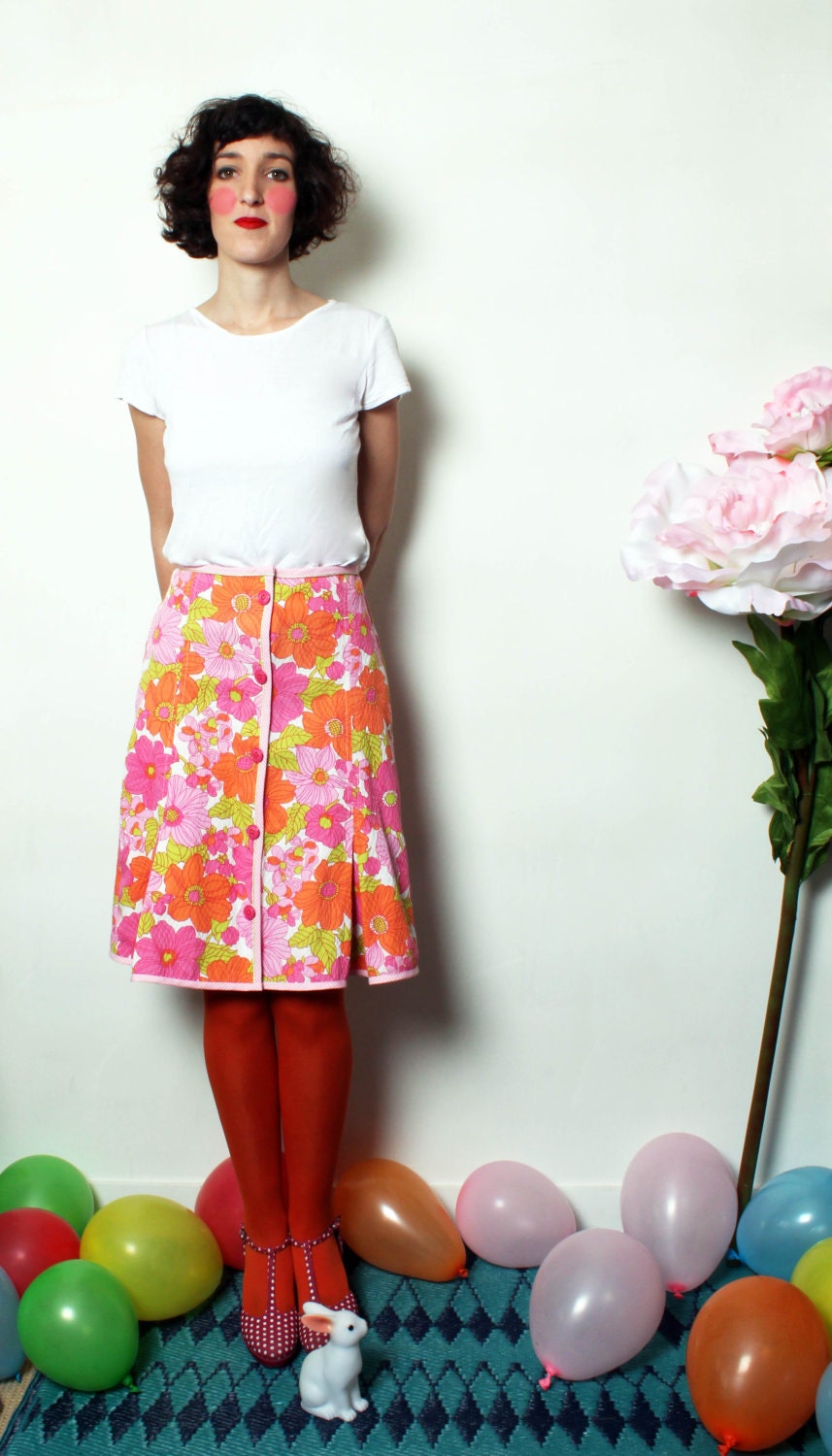 Power flowers skirt with vintage fabric white,pink,green and orange size S