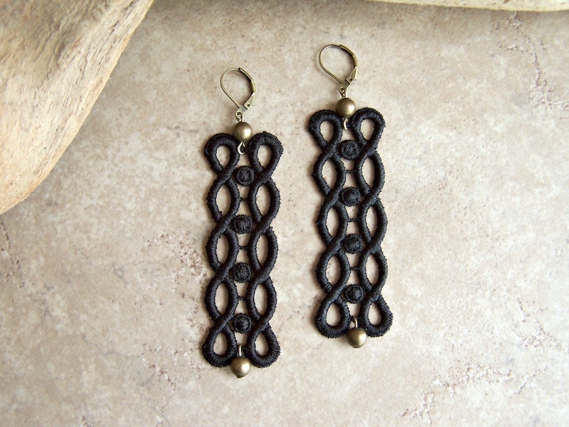 Juniper lace earrings black