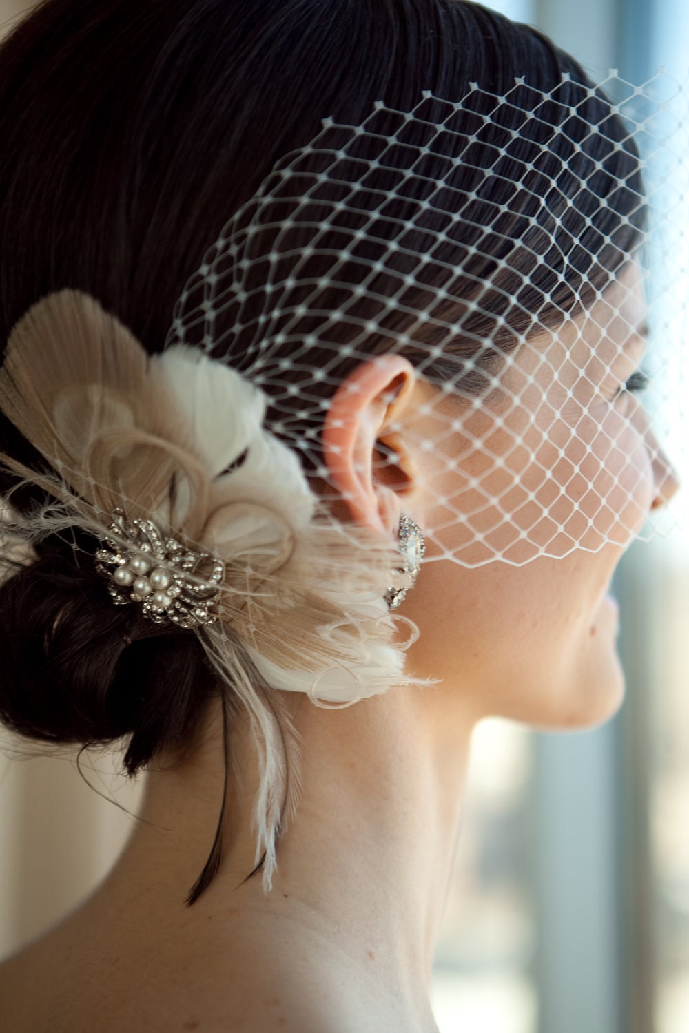 Bridal Feather Fascinator with Brooch, Bridal Fascinator, Wedding Hair Accessories, Fascinator, Hair Clip, Bridal Veil, Ivory and Champagne